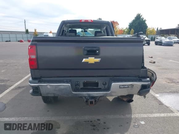 ✅ 2015 Chevrolet Silverado 2500HD LT • VIN: 1GC1KVEG2FF610053 • Lot: 43469299. Listed on IAAI with 173,702 mi. Free auction sales archive from the USA and detailed vehicle history report at DreamBid. Image 16.