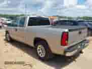 ✅ 2005 Chevrolet Silverado 1500 LS • VIN: 2GCEC19T451100100 • Lot: 42741900. Wystawiony na IAAI z przebiegiem 133 300 mil mil. Skorzystaj z bezpłatnego archiwum sprzedaży aukcyjnych z USA i zobacz szczegółowy raport historii pojazdu na DreamBid. Zdjęcie 3.