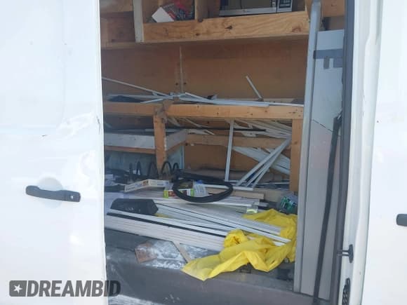 ✅ 2015 Nissan NV SV • VIN: 1N6BF0LY2FN803703 • Lot: 42342161. Wystawiony na IAAI z przebiegiem 146 010 mil. Bezpłatny archiwum sprzedaży aukcyjnych z USA i szczegółowy raport historii pojazdu na DreamBid. Zdjęcie 8.