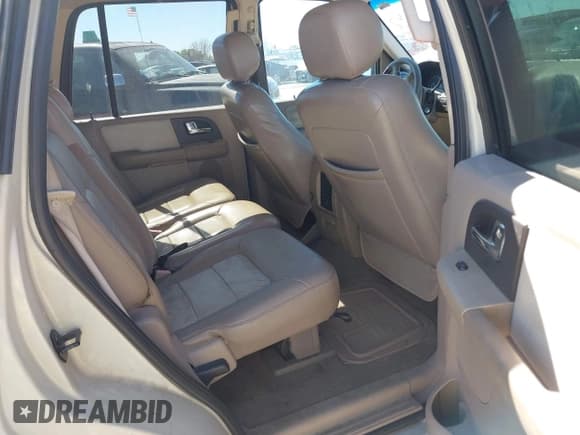 ✅ 2005 Ford Expedition Limited • VIN: 1FMFU20525LA93434 • Lot: 41787625. Listed on IAAI with 242,057 mi. Free auction sales archive from the USA and detailed vehicle history report at DreamBid. Image 8.