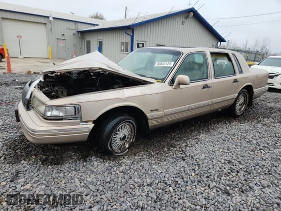 ✅ 1997 Lincoln Town Car Signature • VIN: 1LNLM82W0VY602693 • Lot: 93852125. Listed on Copart with Not provided. Free auction sales archive from the USA and detailed vehicle history report at DreamBid. Image 1.