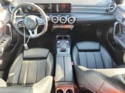 ✅ 2019 Mercedes-Benz A 220 • VIN: WDD3G4EB8KW001364 • Lot: 89803035. Wystawiony na Copart z przebiegiem 68 499 mil. Bezpłatny archiwum sprzedaży aukcyjnych z USA i szczegółowy raport historii pojazdu na DreamBid. Zdjęcie 8.