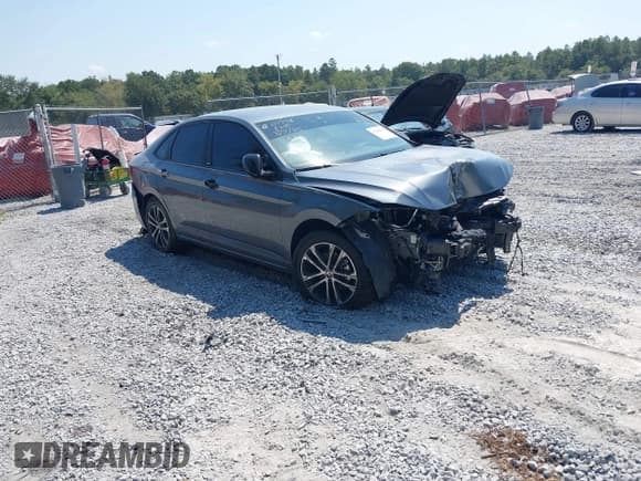 ✅ 2025 Volkswagen Jetta Sport • VIN: 3VWBX7BU8SM051935 • Лот: 43264339. Опубликован ранее на IAAI с пробегом 9 787 миль. Бесплатный доступ к архиву аукционных продаж из США и подробный отчёт об истории автомобиля на DreamBid. Изображение 1.