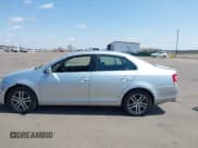 ✅ 2006 Volkswagen Jetta 2.5L • VIN: 3VWSG71K06M666629 • Лот: 42103342. Опубликован ранее на IAAI с пробегом 183 506 миль. Бесплатный доступ к архиву аукционных продаж из США и подробный отчёт об истории автомобиля на DreamBid. Изображение 14.