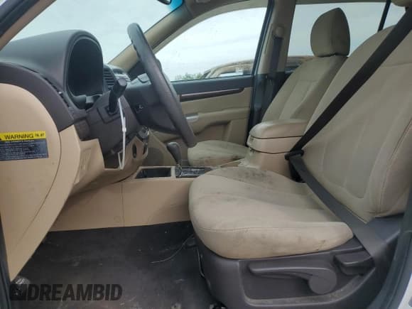 ✅ 2012 Hyundai Santa Fe GLS • VIN: 5XYZGDAB2CG151401 • Lot: 72714994. Listed on Copart with 123,518 mi. Free auction sales archive from the USA and detailed vehicle history report at DreamBid. Image 7.