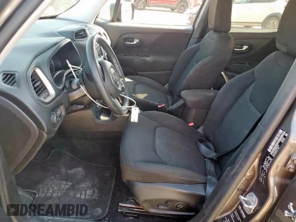 ✅ 2017 Jeep Renegade Altitude • VIN: ZACCJABBXHPF51895 • Лот: 70353865. Опубликован ранее на Copart с пробегом 65 085 миль. Бесплатный доступ к архиву аукционных продаж из США и подробный отчёт об истории автомобиля на DreamBid. Изображение 7.