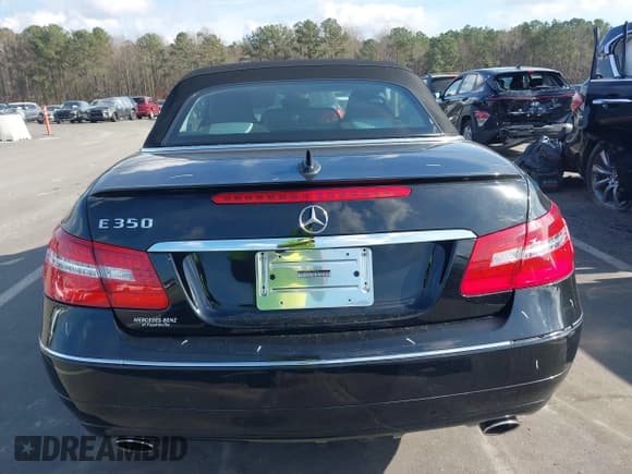 ✅ 2013 Mercedes-Benz E 350 • VIN: WDDKK5KF3DF190970 • Лот: 43497027. Опубликован ранее на IAAI с пробегом 33 492 миль. Бесплатный доступ к архиву аукционных продаж из США и подробный отчёт об истории автомобиля на DreamBid. Изображение 17.