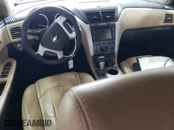 ✅ 2009 Chevrolet Traverse LTZ • VIN: 1GNEV33D19S149307 • Lot: 74349424. Wystawiony na Copart z przebiegiem 165 221 mil. Bezpłatny archiwum sprzedaży aukcyjnych z USA i szczegółowy raport historii pojazdu na DreamBid. Zdjęcie 8.