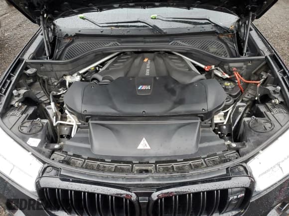 ✅ 2015 BMW X5 M • VIN: 5YMKT6C59F0C89697 • Lot: 80650234. Wystawiony na Copart z przebiegiem 50 367 mil. Bezpłatny archiwum sprzedaży aukcyjnych z USA i szczegółowy raport historii pojazdu na DreamBid. Zdjęcie 12.