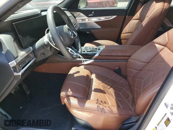✅ 2023 BMW i7 xDrive60 • VIN: WBY53EJ04PCL55236 • Lot: 57027815. Listed on Copart with 21,299 mi. Free auction sales archive from the USA and detailed vehicle history report at DreamBid. Image 7.