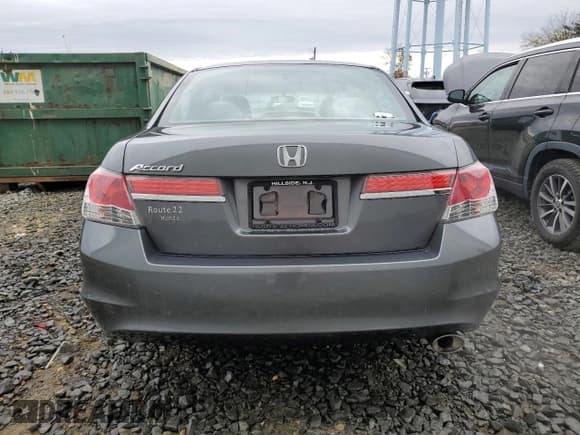✅ 2012 Honda Accord LX • VIN: 1HGCP2F34CA243140 • Лот: 90856275. Опубликован ранее на Copart с пробегом 100 438 миль. Бесплатный доступ к архиву аукционных продаж из США и подробный отчёт об истории автомобиля на DreamBid. Изображение 6.