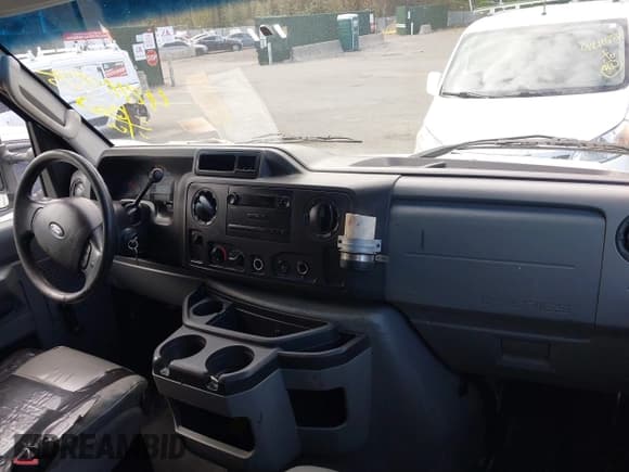 ✅ 2011 Ford Econoline Cargo Commercial • VIN: 1FTSS3EL1BDA24066 • Лот: 42165525. Опубликован ранее на IAAI с пробегом 156 651 миль. Бесплатный доступ к архиву аукционных продаж из США и подробный отчёт об истории автомобиля на DreamBid. Изображение 5.