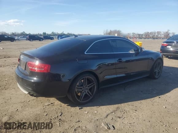 ✅ 2011 Audi S5 Premium Plus • VIN: WAUGVAFR0BA056638 • Лот: 91765265. Опубликован ранее на Copart с пробегом 107 972 миль. Бесплатный доступ к архиву аукционных продаж из США и подробный отчёт об истории автомобиля на DreamBid. Изображение 3.