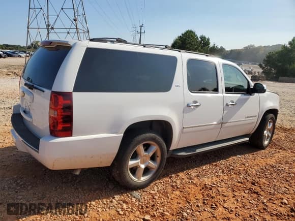 ✅ 2014 Chevrolet Suburban LTZ • VIN: 1GNSCKE06ER208821 • Lot: 70534924. Wystawiony na Copart z przebiegiem 81 098 mil. Bezpłatny archiwum sprzedaży aukcyjnych z USA i szczegółowy raport historii pojazdu na DreamBid. Zdjęcie 3.