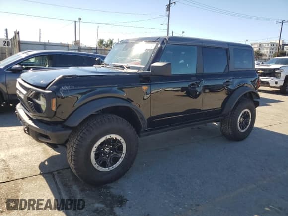 ✅ 2021 Ford Bronco • VIN: 1FMEE5DP8MLA67974 • Lot: 90499465. Wystawiony na Copart z przebiegiem 57 575 mil. Bezpłatny archiwum sprzedaży aukcyjnych z USA i szczegółowy raport historii pojazdu na DreamBid. Zdjęcie 1.