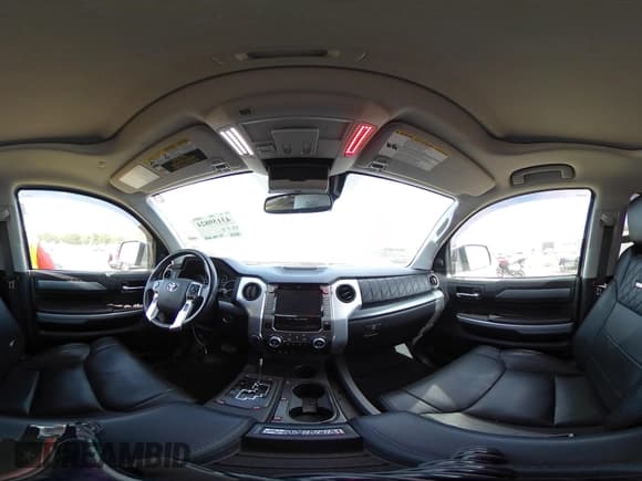 ✅ 2020 Toyota Tundra Platinum • VIN: 5TFAY5F18LX916513 • Lot: 43159824. Wystawiony na IAAI z przebiegiem 18 111 mil. Bezpłatny archiwum sprzedaży aukcyjnych z USA i szczegółowy raport historii pojazdu na DreamBid. Zdjęcie 18.