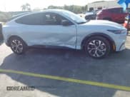 ✅ 2023 Ford Mustang Mach-E Premium • VIN: 3FMTK3SU1PMA83787 • Лот: 43855839. Опубликован ранее на IAAI с пробегом 27 931 миль. Бесплатный доступ к архиву аукционных продаж из США и подробный отчёт об истории автомобиля на DreamBid. Изображение 6.