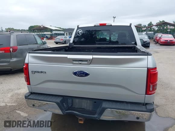✅ 2015 Ford F-150 XLT • VIN: 1FTEW1EGXFKE19647 • Lot: 43026369. Wystawiony na IAAI z przebiegiem 217 955 mil. Bezpłatny archiwum sprzedaży aukcyjnych z USA i szczegółowy raport historii pojazdu na DreamBid. Zdjęcie 16.