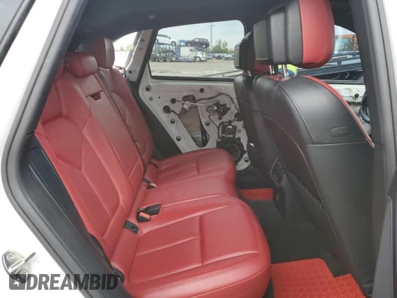 ✅ 2018 Porsche Macan GTS • VIN: WP1AG2A59JLB61239 • Lot: 71205265. Listed on Copart with 72,076 mi. Free auction sales archive from the USA and detailed vehicle history report at DreamBid. Image 10.