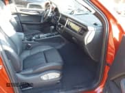 ✅ 2024 Porsche Macan • VIN: WP1AA2A52RLB12848 • Lot: 43556716. Wystawiony na IAAI z przebiegiem 25 320 mil. Bezpłatny archiwum sprzedaży aukcyjnych z USA i szczegółowy raport historii pojazdu na DreamBid. Zdjęcie 5.