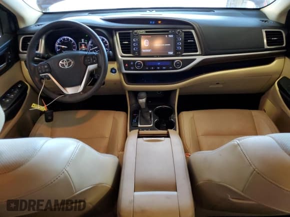 ✅ 2015 Toyota Highlander Limited • VIN: 5TDYKRFH9FS095453 • Lot: 82474625. Wystawiony na Copart z przebiegiem 70 901 mil. Bezpłatny archiwum sprzedaży aukcyjnych z USA i szczegółowy raport historii pojazdu na DreamBid. Zdjęcie 8.