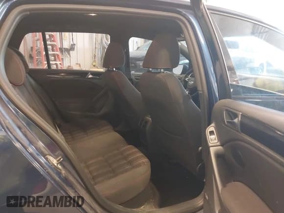 ✅ 2011 Volkswagen Golf GTI w/Sunroof & Navi PZEV • VIN: WVWHD7AJ1BW254131 • Лот: 42471752. Опубликован ранее на IAAI с пробегом 118 262 миль. Бесплатный доступ к архиву аукционных продаж из США и подробный отчёт об истории автомобиля на DreamBid. Изображение 8.