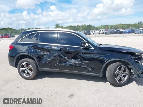 ✅ 2019 Mercedes-Benz GLC 300 • VIN: WDC0G4JB0KV132937 • Lot: 43270685. Wystawiony na IAAI z przebiegiem 116 980 mil. Bezpłatny archiwum sprzedaży aukcyjnych z USA i szczegółowy raport historii pojazdu na DreamBid. Zdjęcie 6.