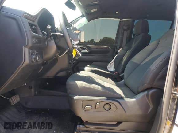 2023 Chevrolet Tahoe Commercial z VIN 1GNSKLED8PR336475, wystawiony jako Copart lot #71785115 z przebiegiem 31 865 mil mil oraz Szkoda całkowita • Salvage title. Historia ofert i sprzedaży dostępna na DreamBid. Obrazek 7.