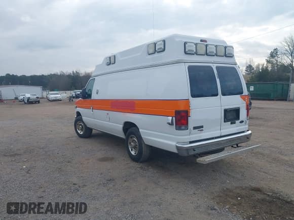 ✅ 2012 Ford Econoline Cargo Commercial • VIN: 1FDSS3EL1CDB10281 • Lot: 41410176. Wystawiony na IAAI z przebiegiem 590 744 mil. Bezpłatny archiwum sprzedaży aukcyjnych z USA i szczegółowy raport historii pojazdu na DreamBid. Zdjęcie 3.