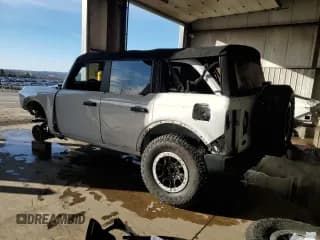 ✅ 2022 Ford Bronco • VIN: 1FMDE5BH6NLB48657 • Лот: 92700065. Опубликован ранее на Copart с пробегом 32 757 миль. Бесплатный доступ к архиву аукционных продаж из США и подробный отчёт об истории автомобиля на DreamBid. Изображение 2.