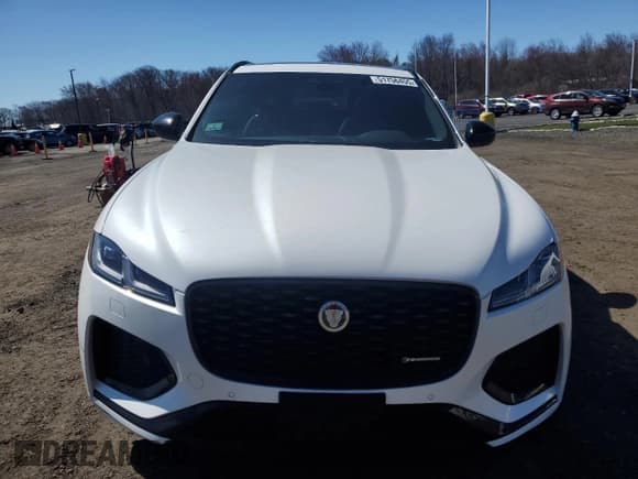 ✅ 2024 Jaguar F-Pace R-Dynamic S • VIN: SADCT2FU0RA726107 • Lot: 51756455. Wystawiony na Copart z przebiegiem 40 888 mil. Bezpłatny archiwum sprzedaży aukcyjnych z USA i szczegółowy raport historii pojazdu na DreamBid. Zdjęcie 5.