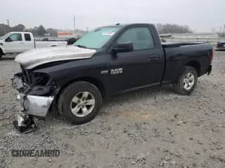 2017 Ram 1500 Tradesman z VIN 3C6JR6AT1HG745604, wystawiony jako Copart lot #42191005 z przebiegiem 34 249 mil mil oraz Szkoda całkowita • Salvage title. Historia ofert i sprzedaży dostępna na DreamBid. Obrazek 1.