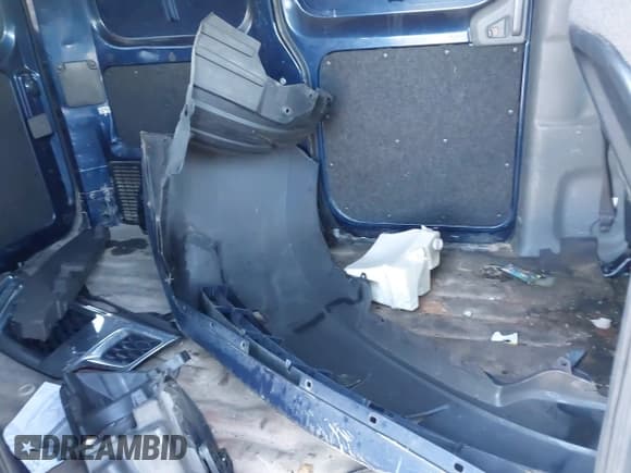 ✅ 2014 Nissan NV200 SV • VIN: 3N6CM0KN6EK700192 • Lot: 41292224. Listed on IAAI with 186,834 mi. Free auction sales archive from the USA and detailed vehicle history report at DreamBid. Image 8.