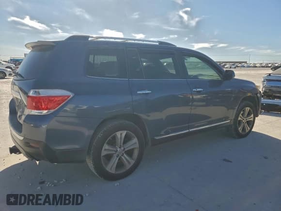 ✅ 2012 Toyota Highlander Limited • VIN: 5TDYK3EH9CS084575 • Lot: 95279465. Listed on Copart with 110,713 mi. Free auction sales archive from the USA and detailed vehicle history report at DreamBid. Image 3.