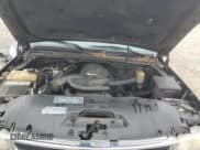 ✅ 2002 Chevrolet Suburban LS • VIN: 3GNEC16Z42G343960 • Lot: 88970245. Wystawiony na Copart z przebiegiem 284 632 mil. Bezpłatny archiwum sprzedaży aukcyjnych z USA i szczegółowy raport historii pojazdu na DreamBid. Zdjęcie 12.