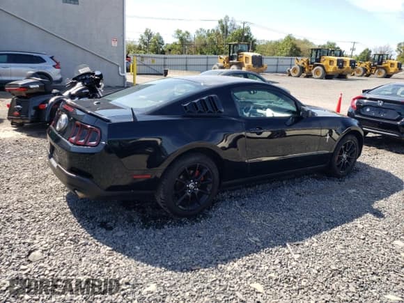 ✅ 2010 Ford Mustang V6 • VIN: 1ZVBP8ANXA5130057 • Lot: 72076175. Listed on Copart with 122,394 mi. Free auction sales archive from the USA and detailed vehicle history report at DreamBid. Image 3.