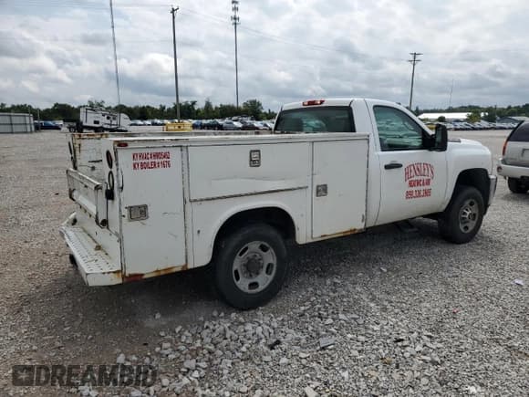 ✅ 2011 Chevrolet Silverado 2500HD Work Truck • VIN: 1GB0CVCG1BF180235 • Lot: 69013585. Wystawiony na Copart z przebiegiem 359 573 mil. Bezpłatny archiwum sprzedaży aukcyjnych z USA i szczegółowy raport historii pojazdu na DreamBid. Zdjęcie 3.