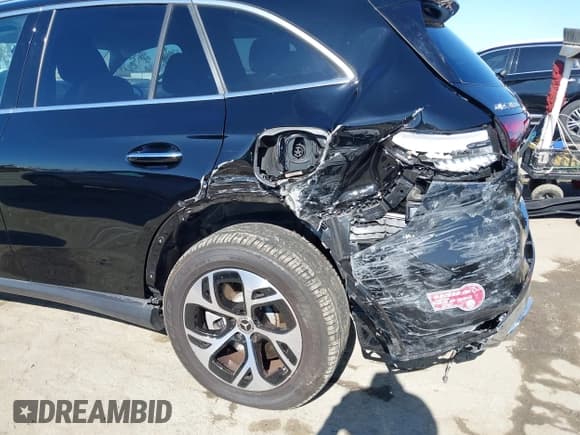 ✅ 2025 Mercedes-Benz GLC 350e • VIN: W1NKM5GB2SF291014 • Lot: 42628166. Wystawiony na IAAI z przebiegiem 8 347 mil. Bezpłatny archiwum sprzedaży aukcyjnych z USA i szczegółowy raport historii pojazdu na DreamBid. Zdjęcie 6.