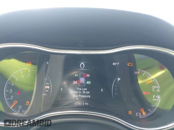 ✅ 2015 Jeep Grand Cherokee Limited • VIN: 1C4RJFBG8FC627568 • Lot: 43281521. Listed on IAAI with 177,613 mi. Free auction sales archive from the USA and detailed vehicle history report at DreamBid. Image 7.