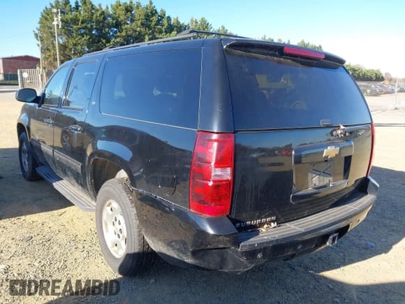 ✅ 2013 Chevrolet Suburban LT • VIN: 1GNSKJE78DR173059 • Lot: 43699809. Wystawiony na IAAI z przebiegiem 225 390 mil. Bezpłatny archiwum sprzedaży aukcyjnych z USA i szczegółowy raport historii pojazdu na DreamBid. Zdjęcie 3.