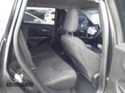 ✅ 2020 Jeep Cherokee Latitude • VIN: 1C4PJLCB2LD595604 • Lot: 42922772. Wystawiony na IAAI z przebiegiem Nie podano. Bezpłatny archiwum sprzedaży aukcyjnych z USA i szczegółowy raport historii pojazdu na DreamBid. Zdjęcie 8.