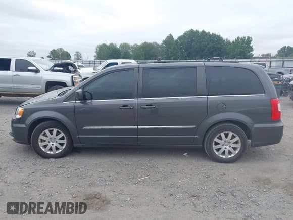 ✅ 2016 Chrysler Town & Country Touring • VIN: 2C4RC1BG0GR286768 • Лот: 43369372. Опубликован ранее на IAAI с пробегом 156 106 миль. Бесплатный доступ к архиву аукционных продаж из США и подробный отчёт об истории автомобиля на DreamBid. Изображение 14.