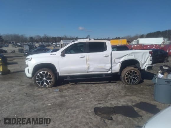 ✅ 2020 Chevrolet Silverado 1500 RST • VIN: 1GCUYEED0LZ117225 • Lot: 41734357. Wystawiony na IAAI z przebiegiem 75 279 mil. Bezpłatny archiwum sprzedaży aukcyjnych z USA i szczegółowy raport historii pojazdu na DreamBid. Zdjęcie 15.