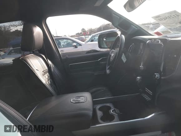 ✅ 2022 Ram 1500 Laramie • VIN: 1C6SRFJM9NN430615 • Lot: 41215458. Wystawiony na IAAI z przebiegiem 60 932 mil. Bezpłatny archiwum sprzedaży aukcyjnych z USA i szczegółowy raport historii pojazdu na DreamBid. Zdjęcie 5.