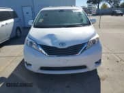 ✅ 2013 Toyota Sienna XLE AAS • VIN: 5TDYK3DC5DS370611 • Lot: 87197185. Wystawiony na Copart z przebiegiem 216 403 mil. Bezpłatny archiwum sprzedaży aukcyjnych z USA i szczegółowy raport historii pojazdu na DreamBid. Zdjęcie 5.