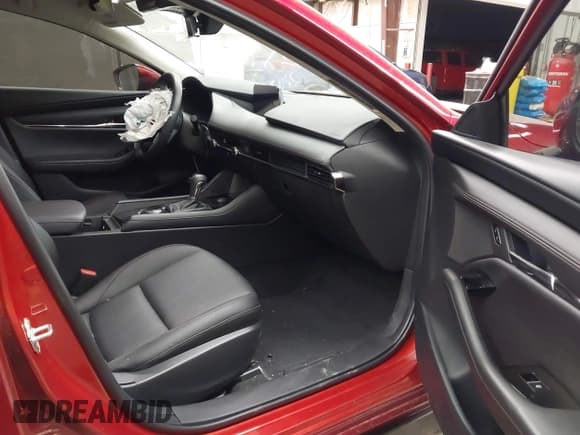 ✅ 2025 Mazda 3 S Preferred • VIN: JM1BPACM7S1779872 • Lot: 43622725. Listed on IAAI with 6,176 mi. Free auction sales archive from the USA and detailed vehicle history report at DreamBid. Image 5.