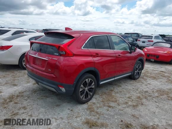 ✅ 2018 Mitsubishi Eclipse Cross SE • VIN: JA4AT5AA0JZ059802 • Lot: 40482903. Wystawiony na IAAI z przebiegiem 91 252 mil. Bezpłatny archiwum sprzedaży aukcyjnych z USA i szczegółowy raport historii pojazdu na DreamBid. Zdjęcie 4.