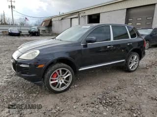 ✅ 2008 Porsche Cayenne Turbo • VIN: WP1AC29P08LA91982 • Lot: 92875015. Wystawiony na Copart z przebiegiem 129 482 mil. Bezpłatny archiwum sprzedaży aukcyjnych z USA i szczegółowy raport historii pojazdu na DreamBid. Zdjęcie 1.