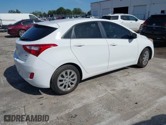 ✅ 2016 Hyundai Elantra • VIN: KMHD35LH2GU323939 • Lot: 43647617. Listed on IAAI with 121,766 mi. Free auction sales archive from the USA and detailed vehicle history report at DreamBid. Image 4.