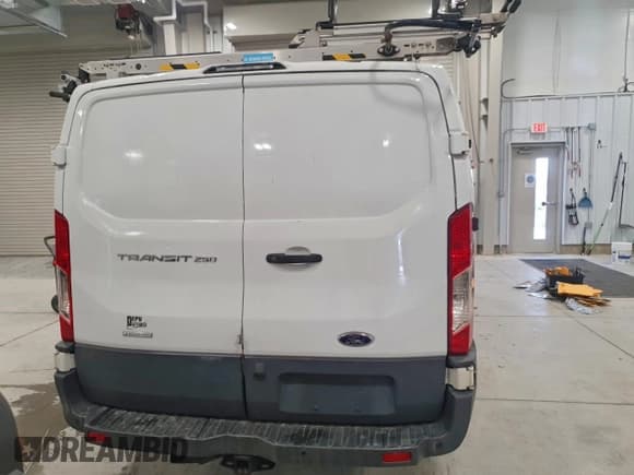✅ 2018 Ford Transit • VIN: 1FTYR1YG0JKB56223 • Lot: 91354475. Wystawiony na Copart z przebiegiem 143 138 mil. Bezpłatny archiwum sprzedaży aukcyjnych z USA i szczegółowy raport historii pojazdu na DreamBid. Zdjęcie 6.